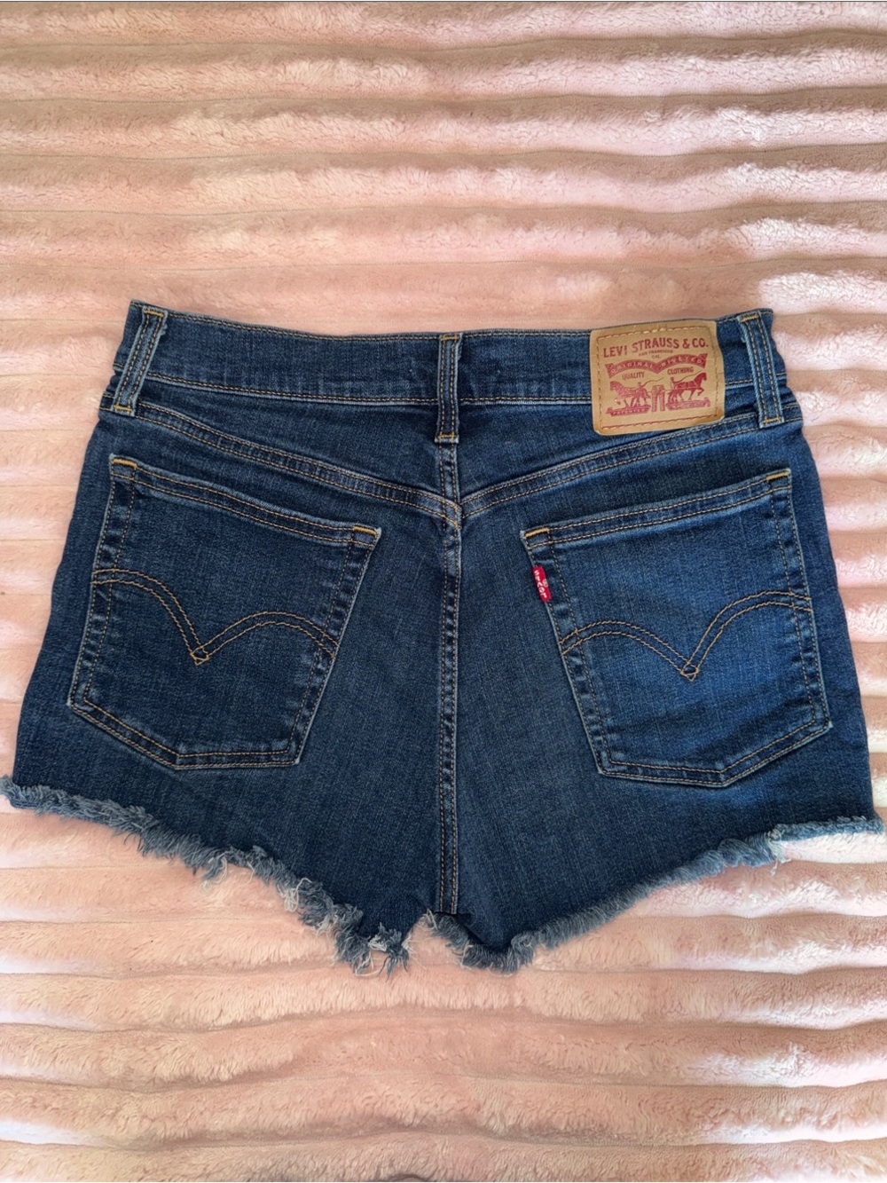 Levi's Indigo Frayed Hem Denim Cutoff Dark Blue Jean Shorts Women’s 29 High Rise